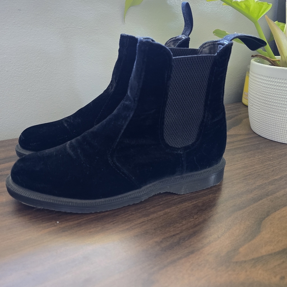 Doc Marten chelsea boots velvet sz 8